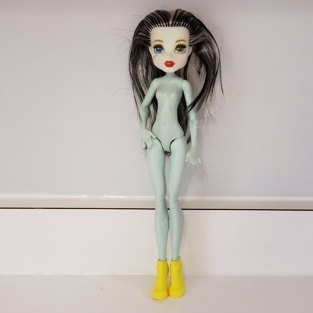 Monster High How Do You Boo? Frankie Stein Budget Doll